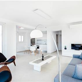 4 bedroom villa with infinity pool and sea view in Perithia, Corfu, sleeps 9